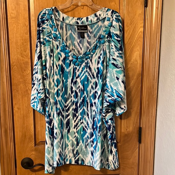 Added Dimensions Tops - Added Dimensions Blue and White Patterned Top